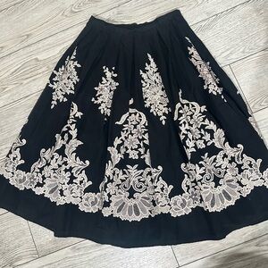 Elegant Black and Cream Lace-Print Swing Skirt